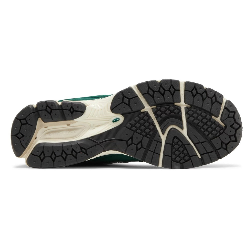 New Balance 2002R Nightwatch Green